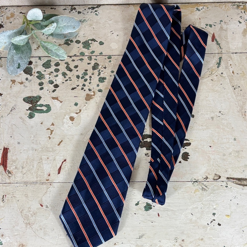 Izod > Navy and Orange Striped Tie
